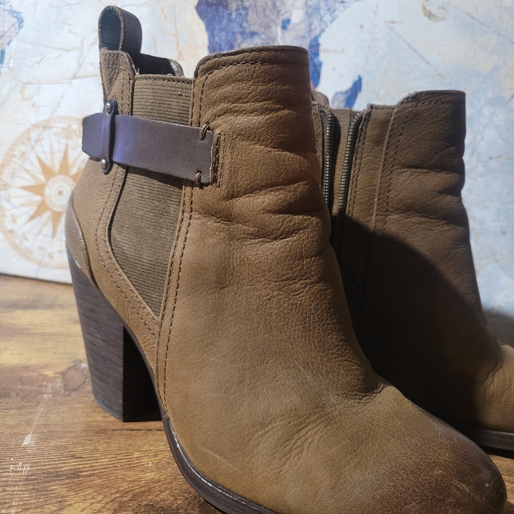 Vince Camuto Brown Leather Ankle Boots With Side Strap Accent And Zipper.